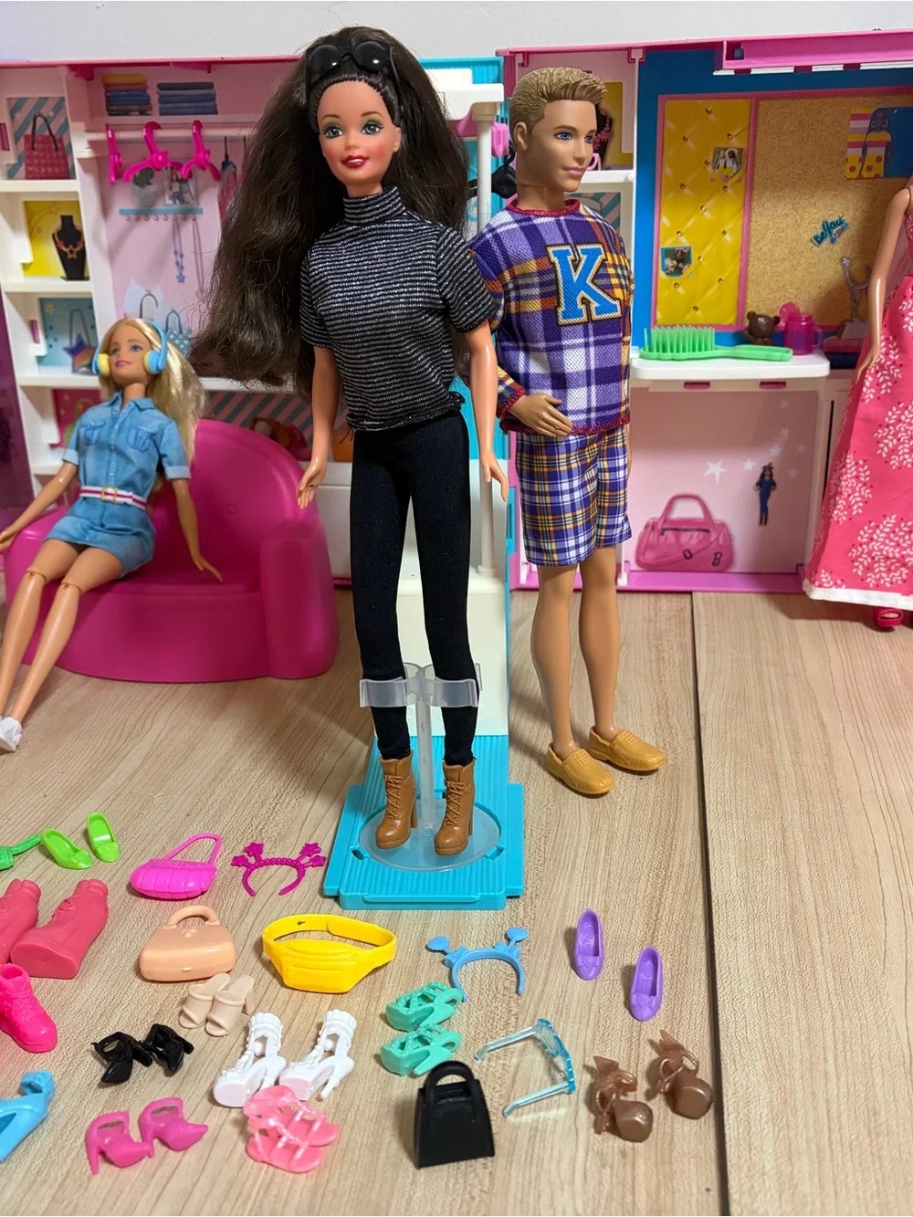 Barbie close shoes